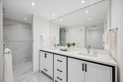 Comprar apartamento en Commodore Club West 302