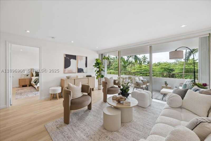 Condo for sale at Commodore Club West 302