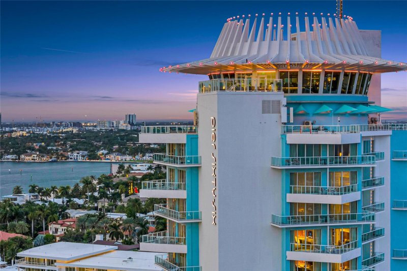 Condo for sale at Pier Sixty-Six Residences Azul 601