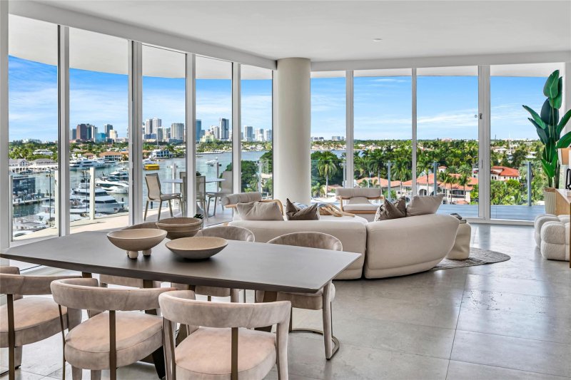 Condo for sale at Pier Sixty-Six Residences Azul 601