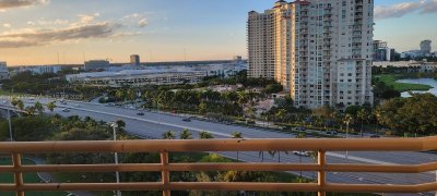Parc Central Aventura Apt #1403