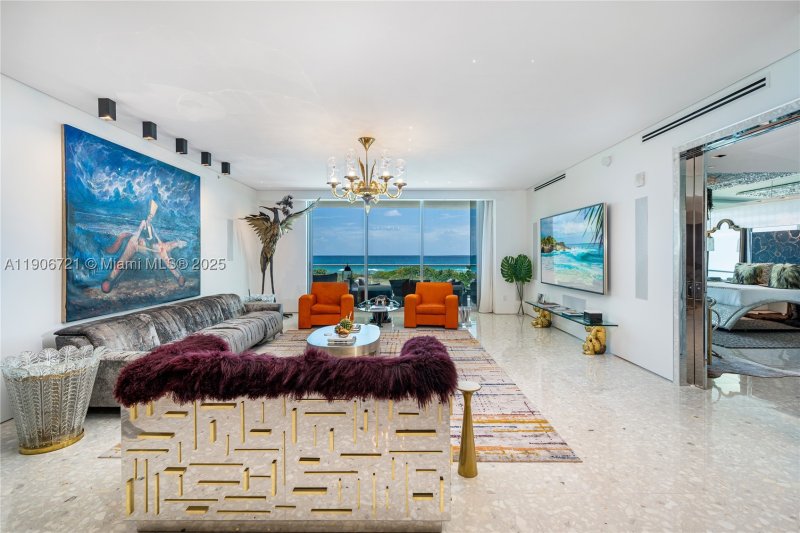 Condo for sale at FENDI Chateau Residences 205