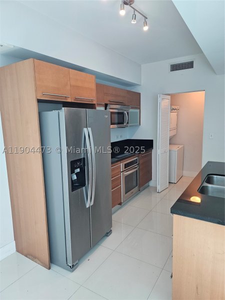 Condo for sale at Vizcayne Everglades On The Bay 908