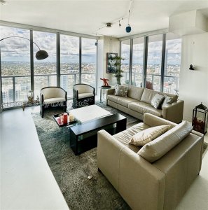 Comprar apartamento no Axis on Brickell South Tower 4012-S