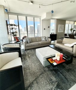 Comprar apartamento no Axis on Brickell South Tower 4012-S