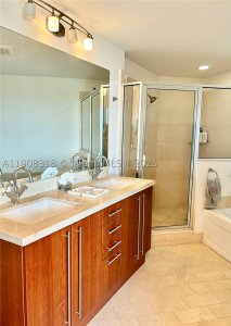 Comprar apartamento no Axis on Brickell South Tower 4012-S