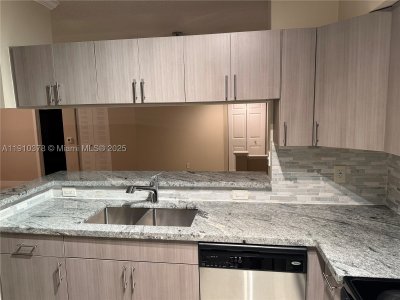 Comprar apartamento en Porto Bellagio 2102