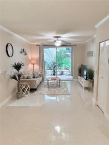 Comprar apartamento en Porto Bellagio 2102
