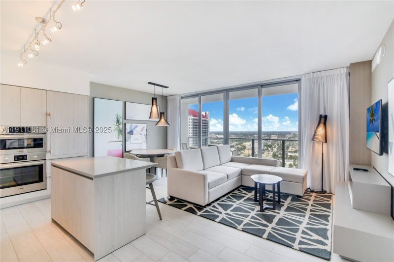 Hyde Beach House Apt #R3206