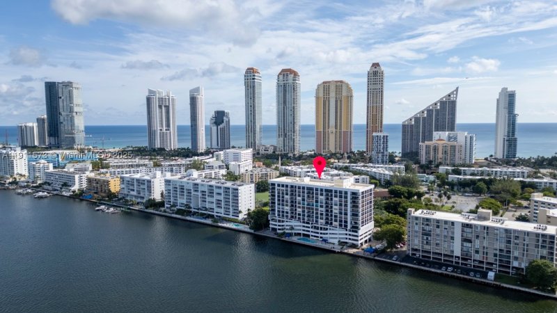 Comprar apartamento en Bay Country Club 803
