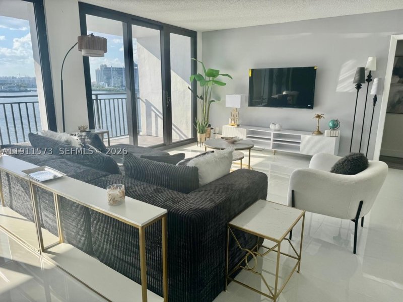 Comprar apartamento en Bay Country Club 803