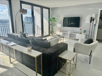 Comprar apartamento en Bay Country Club 803
