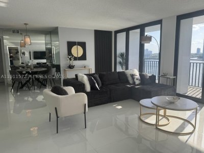 Comprar apartamento en Bay Country Club 803