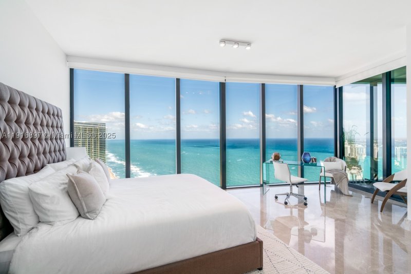 Condo for sale at Porsche Design Tower 5105