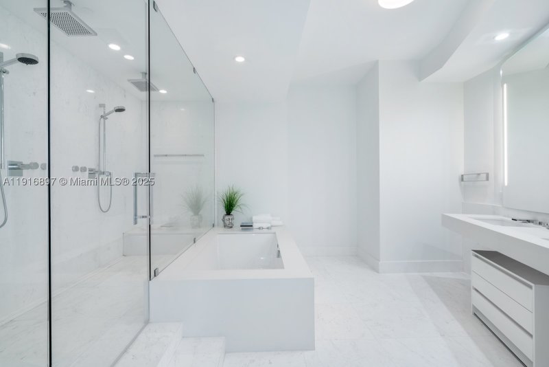 Condo for sale at Porsche Design Tower 5105