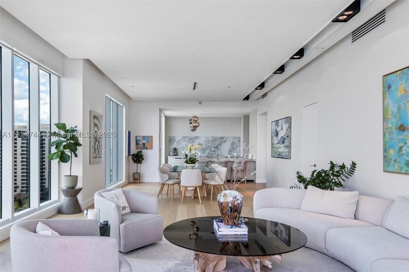 Condo for sale at Asia on Brickell 1403