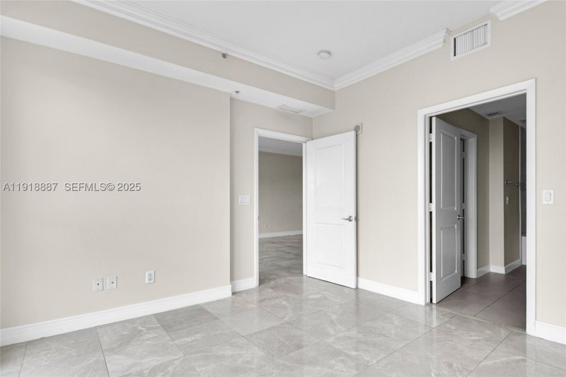 Comprar apartamento en Ocean Marine Yacht Club 1410
