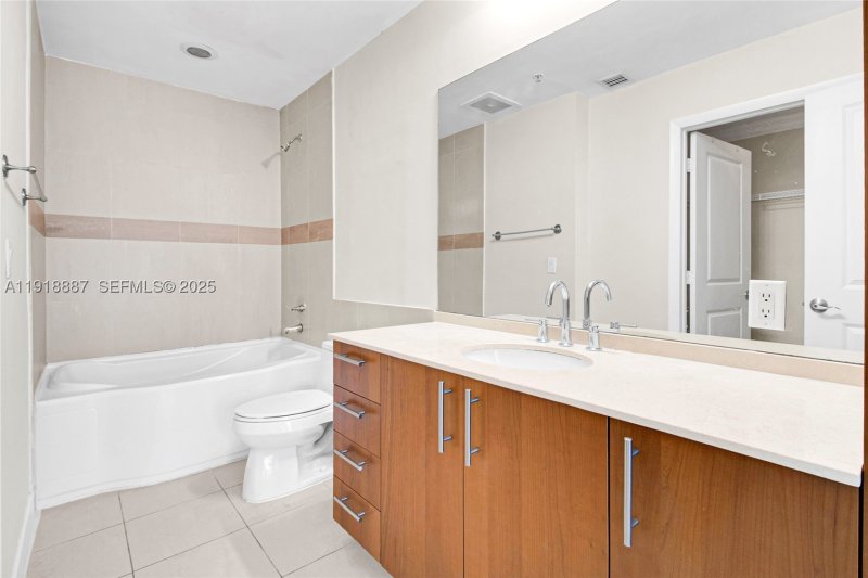 Comprar apartamento en Ocean Marine Yacht Club 1410