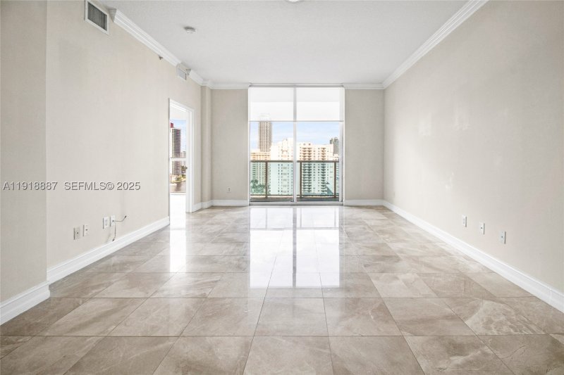 Comprar apartamento en Ocean Marine Yacht Club 1410