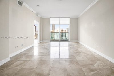 Comprar apartamento en Ocean Marine Yacht Club 1410