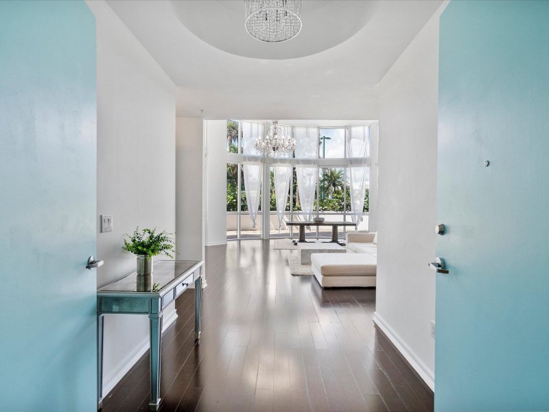 Comprar apartamento no Trump Palace 401