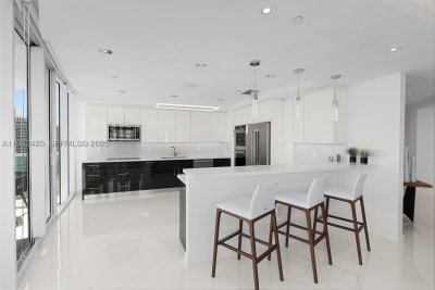 Comprar apartamento en Porto Vita 2205