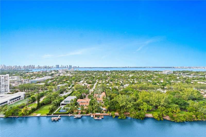 Comprar apartamento en Fontainebleau II 2517