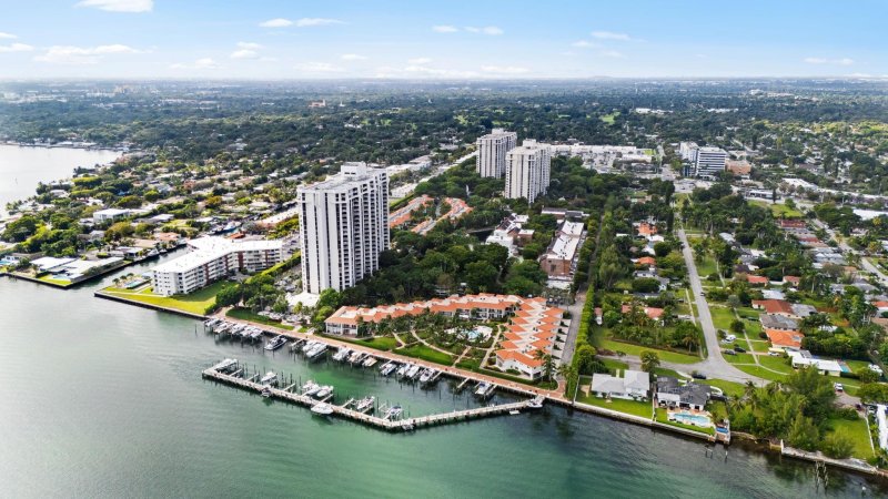 Condo for sale at Towers of Quayside 1 1606