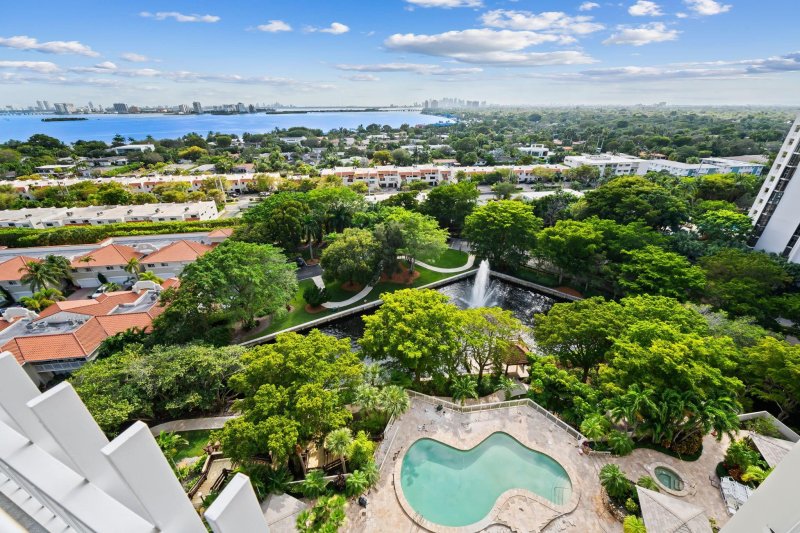 Condo for sale at Towers of Quayside 1 1606