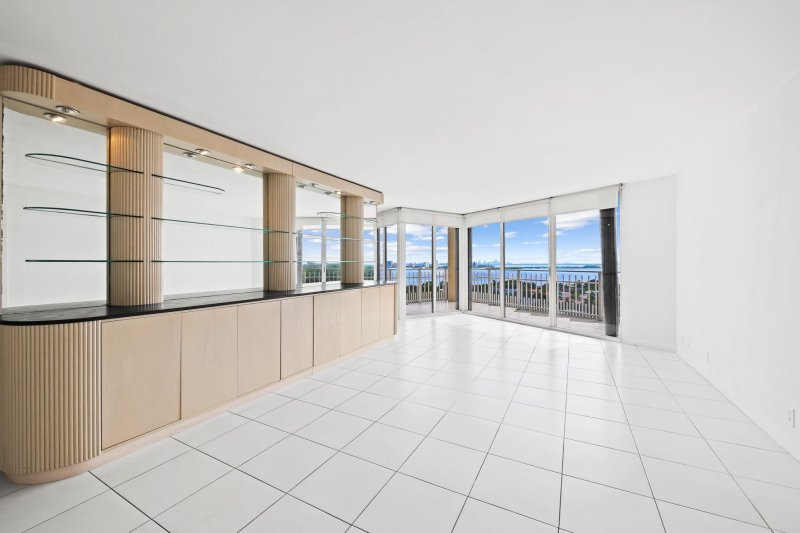 Condo for sale at Towers of Quayside 1 1606
