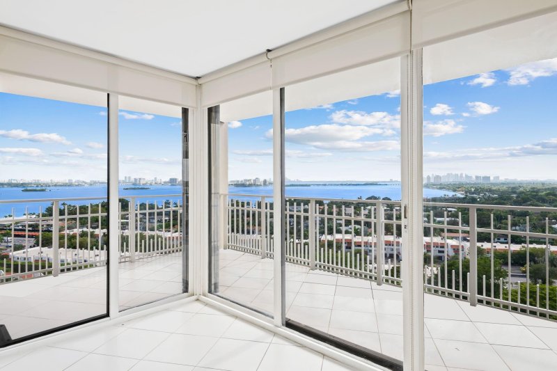 Condo for sale at Towers of Quayside 1 1606