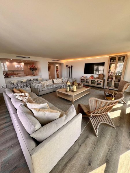 Alquiler de apartamento en Towers of Key Biscayne E1001