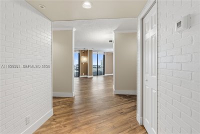Comprar apartamento en Parc Central Aventura LP06