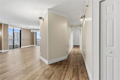 Comprar apartamento en Parc Central Aventura LP06