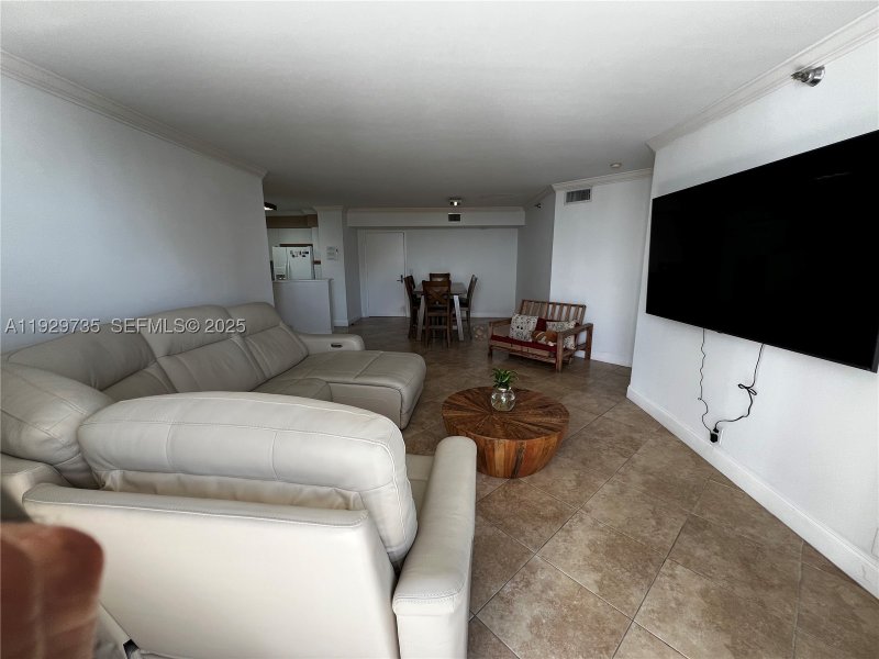 Comprar apartamento en Mystic Pointe 600 2102