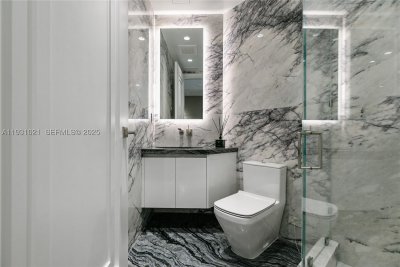 Comprar apartamento no The Estates at Acqualina 1002