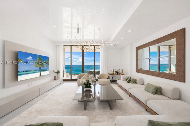 Condo for sale at The Estates at Acqualina 1002