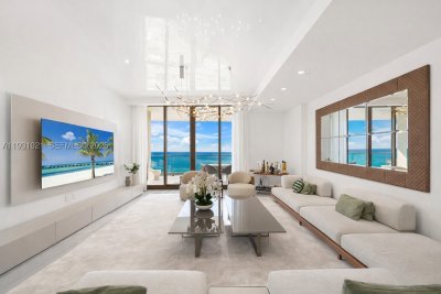 Comprar apartamento no The Estates at Acqualina 1002