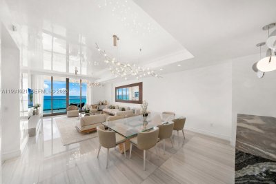 Comprar apartamento no The Estates at Acqualina 1002