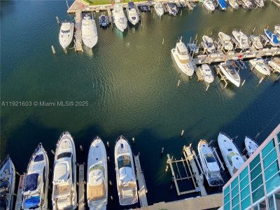 Comprar apartamento en Hidden Bay 1914