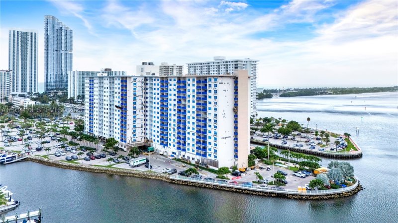 Apartment for rent at Coastal Towers 1604