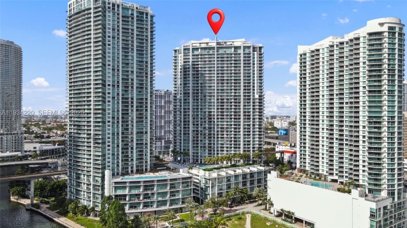 Condo for sale at The Ivy 2109