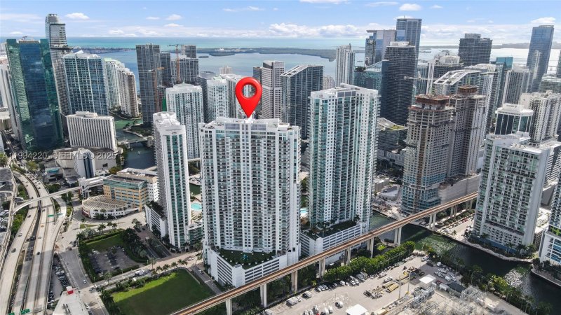 Condo for sale at The Ivy 2109
