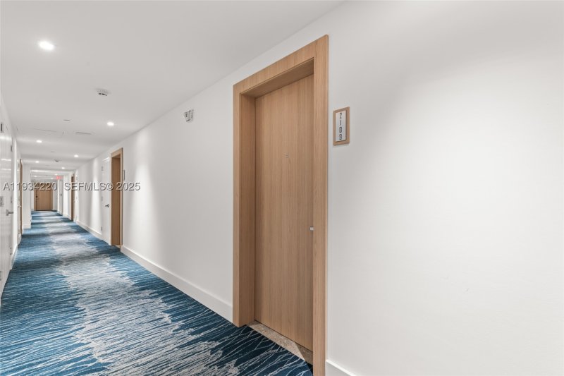Condo for sale at The Ivy 2109