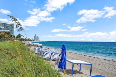 Comprar apartamento no Bal Harbour 101 Condo 1106