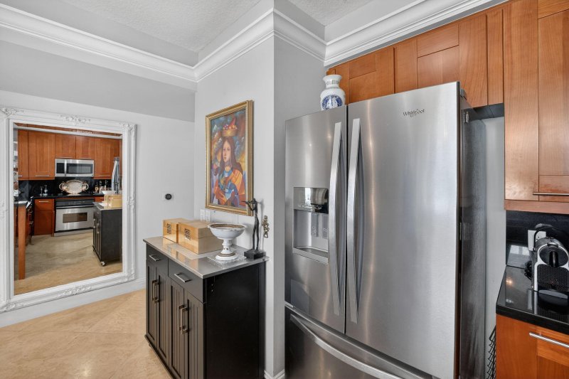 Condo for sale at 350 Las Olas Place 730