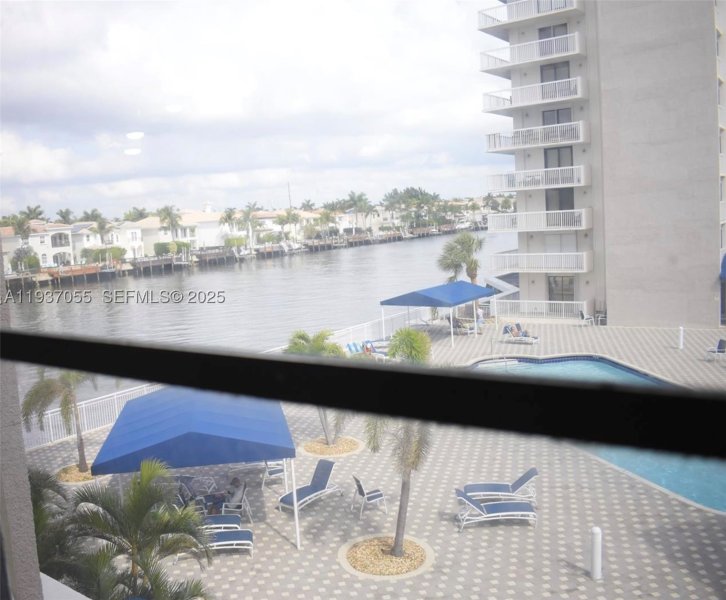 Condo for sale at Allington Towers 3G