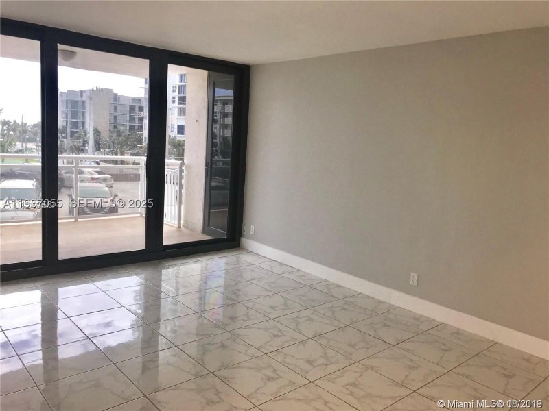 Condo for sale at Allington Towers 3G