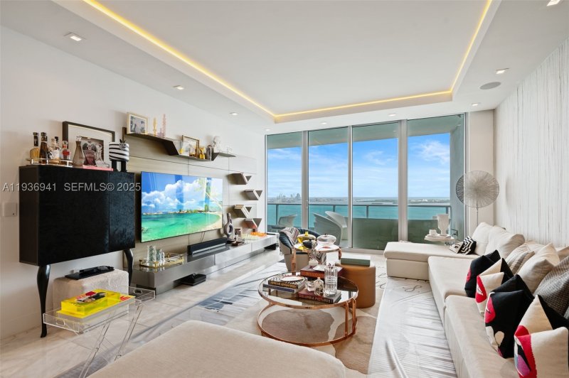 Condo for sale at Jade Brickell 2907