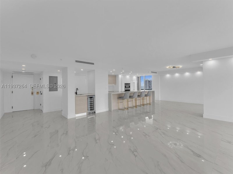 Comprar apartamento no Turnberry Isle 25D
